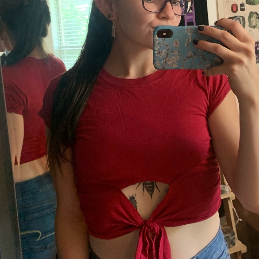 tie- front red crop top